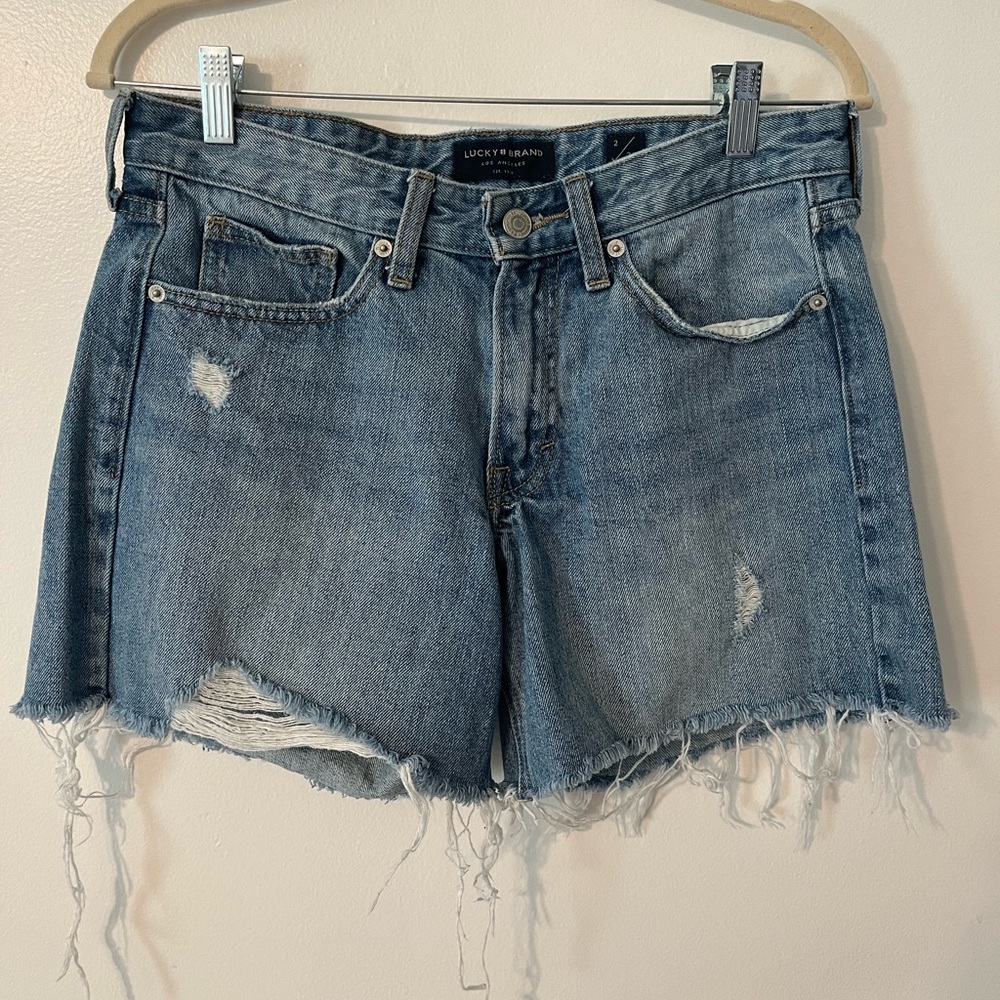 Lucky Brand Medium Wash Lightly Distressed Boyfriend Short 2/26